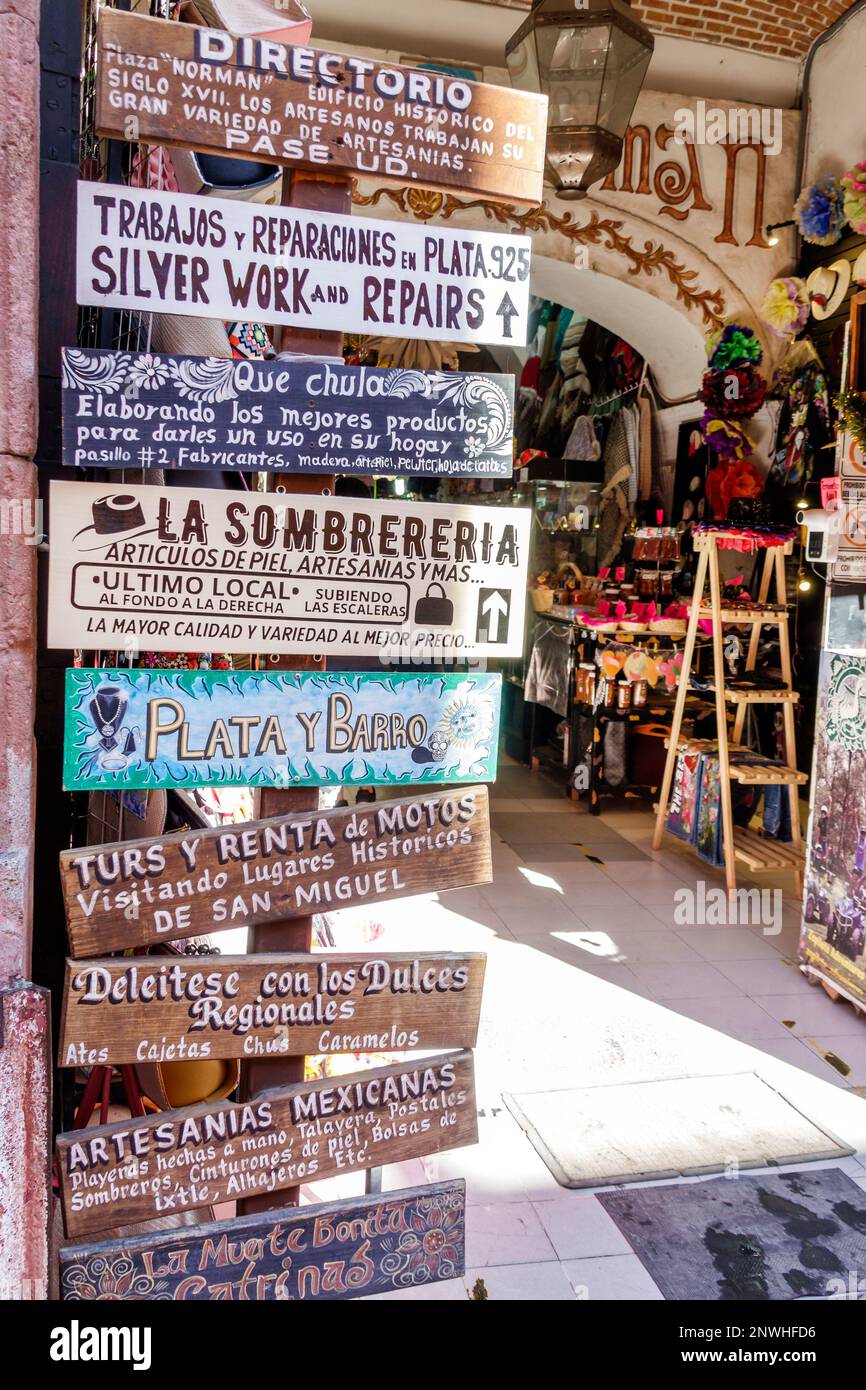 San Miguel de Allende Guanajuato Mexique, Historico Centre historique, centre commercial arcade annuaire d'affaires, extérieur, entrée avant, St Banque D'Images