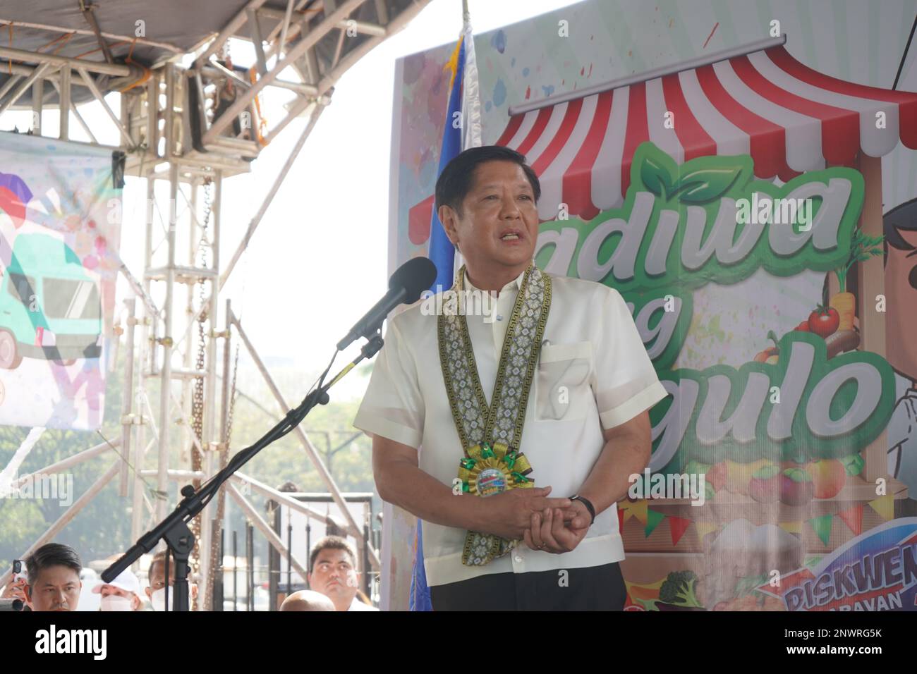 Manille, Philippines.1st mars 2023. Le Presd Ferdinand ‘Bongbong’ R. Marcos Jr. Participant au lancement de ‘Hapag kay PBBM’, un programme qui encourage les Philippins à cultiver leur propre nourriture chez eux pour leur permettre d’avoir accès à des repas abordables, sûrs et nutritifs tous les jours. Ce programme témoigne de la sincérité de l’administration Marcos dans la résolution et la résolution des problèmes des prix et de l’approvisionnement alimentaires aux Philippines. (Credit image: © Sherbien Dacalanio/Alamy Live News) Banque D'Images