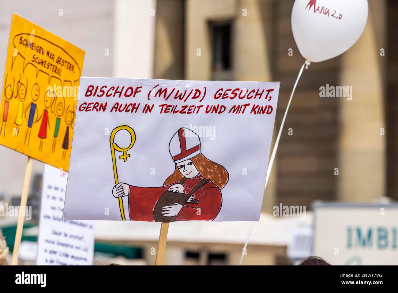 Les femmes dans l'Église catholique se révoltent. Manifestation du groupe Maria 2,0, 102nd Journée catholique allemande à Stuttgart, Bade-Wurtemberg, Allemagne Banque D'Images