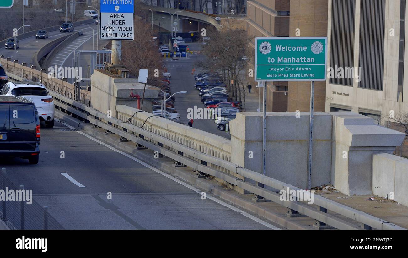 Bienvenue au panneau Manhattan à New York - NEW YORK CITY, USA - 14 FÉVRIER 2023 Banque D'Images
