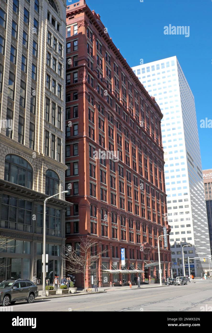 East 9th Street dans le centre-ville de Cleveland, Ohio, USA a un mélange unique de styles architecturaux. Banque D'Images
