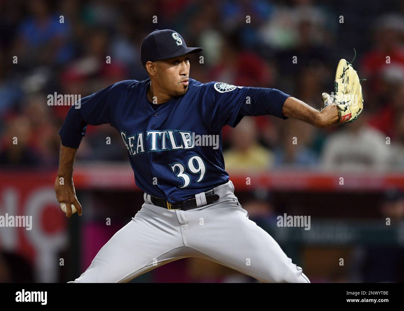 ANAHEIM, CA - JULY 11: Seattle Mariners pitcher Edwin Diaz (39) in action in the ninth inning of a game against the Los Angeles Angels of Anaheim played on July 11, 2018 at Angel Stadium of Anaheim in Anaheim, CA. (Photo by John Cordes/Icon Sportswire) (Icon Sportswire via AP Images) Banque D'Images