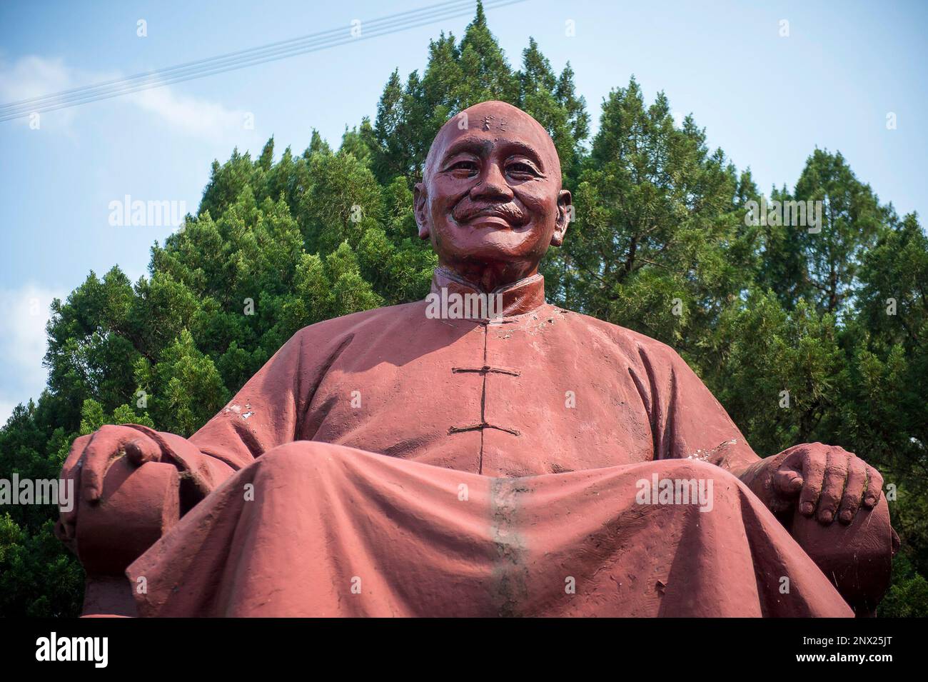 Taoyuan, Chine. 01st mars 2023. Les statues de Chiang Kai-shek exposées dans le jardin de sculptures du Mémorial de Cihu près de Taoyuan, Taïwan, le 01/03/2023 au cours du processus en cours d'enlèvement de 43 000 monuments des lieux publics de Taiwan, 200 d'entre eux ont été placés dans un parc près du mausolée de Chiang Kai-shek à Cihu. On estime que, malgré l'enlèvement continu de monuments depuis plus de 20 ans, près de 2 000 statues restent dans divers endroits autour de l'île. Le plus célèbre est le National Chiang Kai-shek Memorial Hall dans le centre-ville de Taipei. Par Wiktor Dabkowski crédit: dpa/Alay Live News Banque D'Images