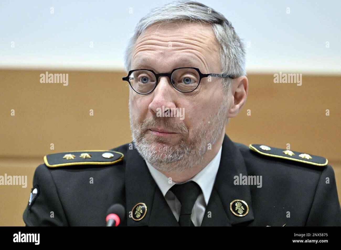 Le général Michel Van Strythem photographié lors d'une session de la Commission de la défense de la Chambre au Parlement fédéral, à Bruxelles, le mercredi 01 mars 2023. Aujourd'hui, la commission discutera de l'unité Cyber Command. BELGA PHOTO ERIC LALMAND Banque D'Images