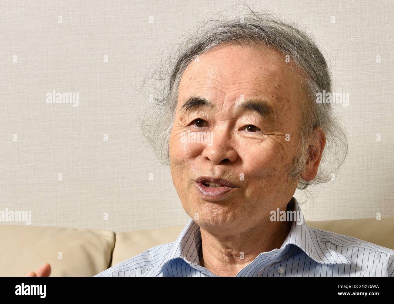 Japanese mathematician Fujiwara Masahiko speaks during an interview in Tokyo on May 7, 2018. Fujiwara born July 1943 in Shinkyo, Manchukuo, his father Jiro Nitta and mother Tei Fujiwara were both popular authors.( The Yomiuri Shimbun via AP Images ) Banque D'Images