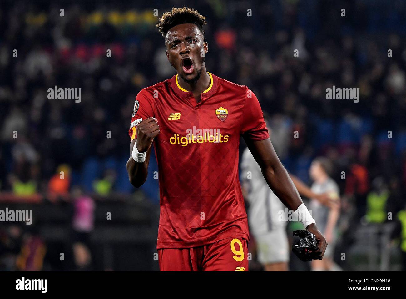 Tammy Abraham d'AS Roma célèbre lors du match de football de l'Europa League entre AS Roma et le FC Salzburg au stade Olimpico de Roma (Italie), février Banque D'Images Tammy Abraham d'AS Roma célèbre lors du match de football de l'Europa League entre AS Roma et le FC Salzburg au stade Olimpico de Roma (Italie), février Banque D'Images