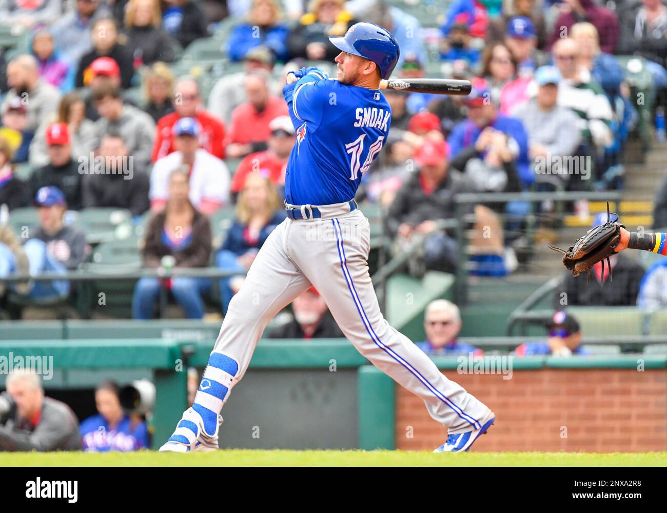 Apr 08, 2018: Toronto Blue Jays first baseman Justin Smoak #14 at bat during an MLB game between the Toronto Blue Jays and the Texas Rangers at Globe Life Park in Arlington, TX Toronto defeated Texas 7-4 Albert Pena/CSM. (Cal Sport Media via AP Images) Banque D'Images