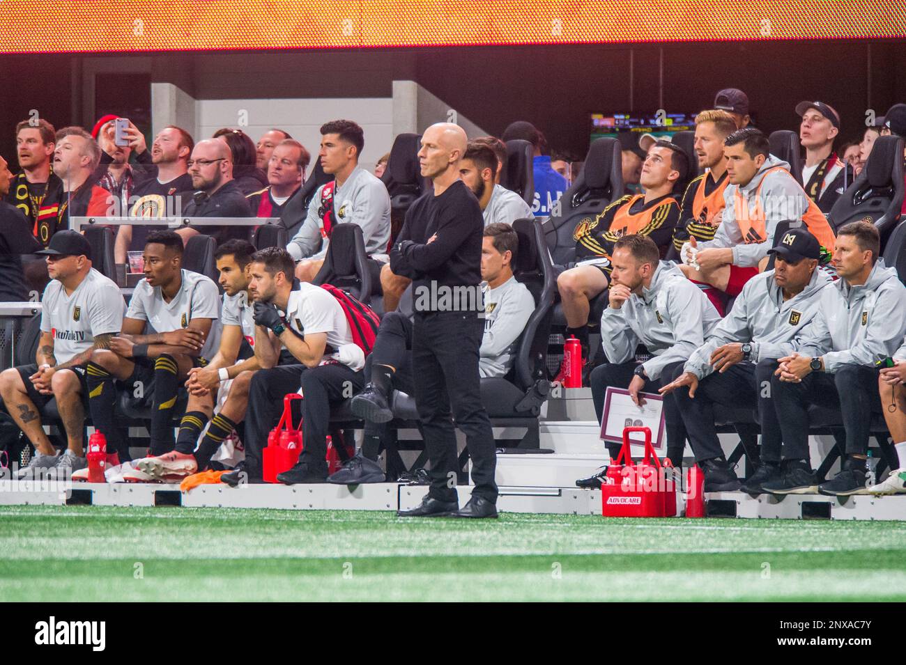 ATLANTA, GA - APRIL 07: Los Angeles FC head coach Bob Bradley during a MLS match between Los Angeles FC and Atlanta United FC on April 7, 2018 at Mercedes Benz Stadium in Atlanta, GA. (Photo by John Adams/Icon Sportswire) (Icon Sportswire via AP Images) Banque D'Images