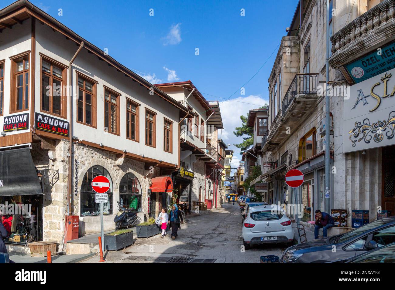 Un bazar avec des maisons historiques et des boutiques dans l'ancienne ville d'Antakya dans la ville de Hatay en Turquie avant le grand tremblement de terre. Banque D'Images