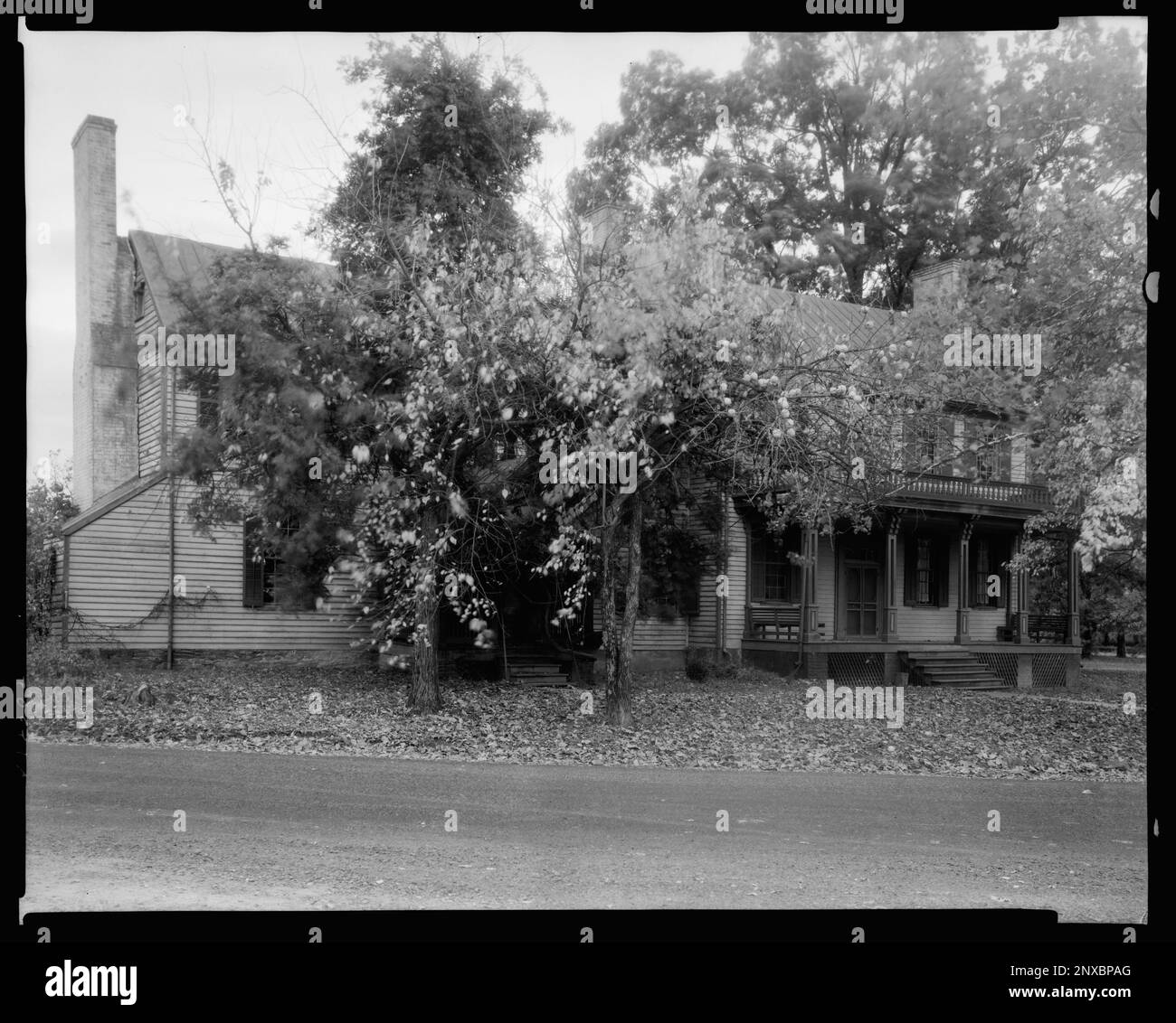 Inn, Gordonsville, Orange County, Virginie. Carnegie Etude de l'architecture du Sud. États-Unis Virginia Orange County Gordonsville, Chimneys, Porches, tavernes, auberges. Banque D'Images