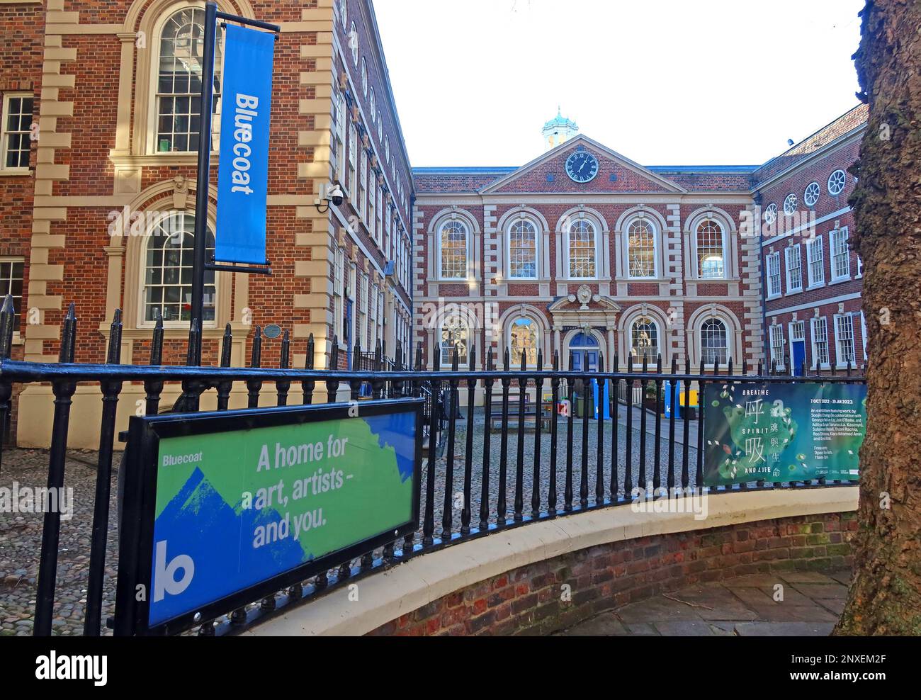 The Bluecoat Chambers, construit de 1716 à 17 comme école de charité, 8 School Lane, Liverpool, Merseyside, Angleterre, L1 3BX Banque D'Images