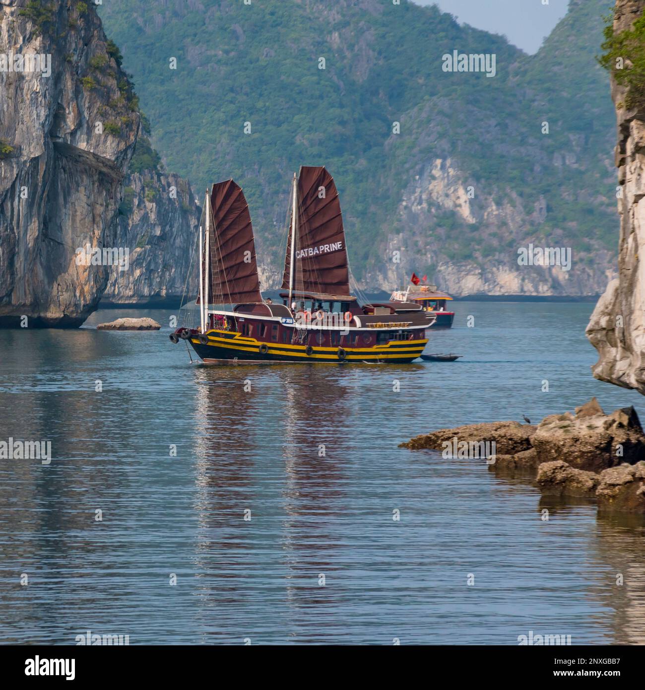 Pêche Schooner bateau à voile à la baie d'Ha long Banque D'Images