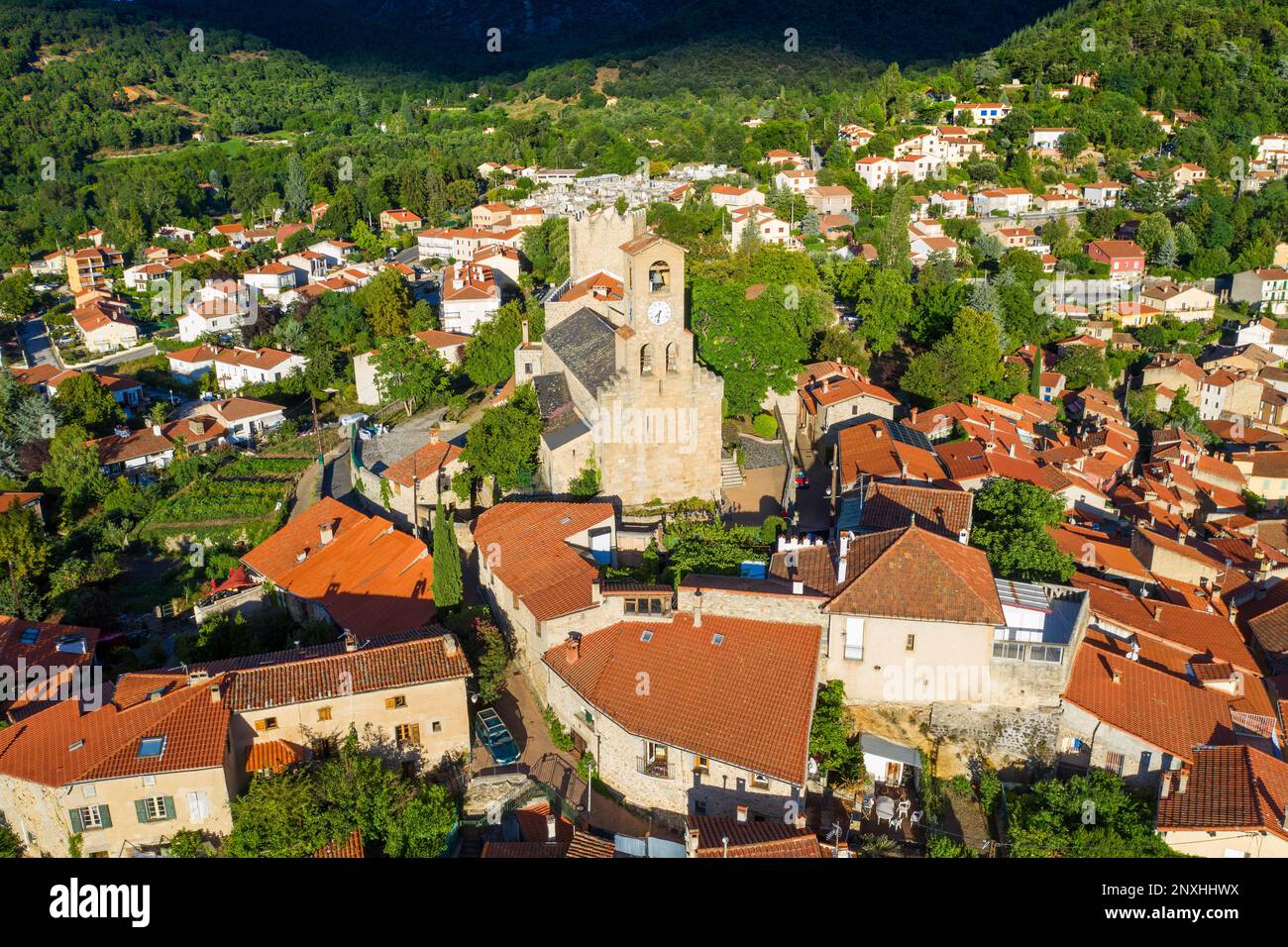 Vernet les bains dans les pyrénées Pyrénées-Orientales dans le Languedoc-Roussillon France. Vernet-les-bains ou Vernet est une commune française, située dans les Pyrénées Banque D'Images