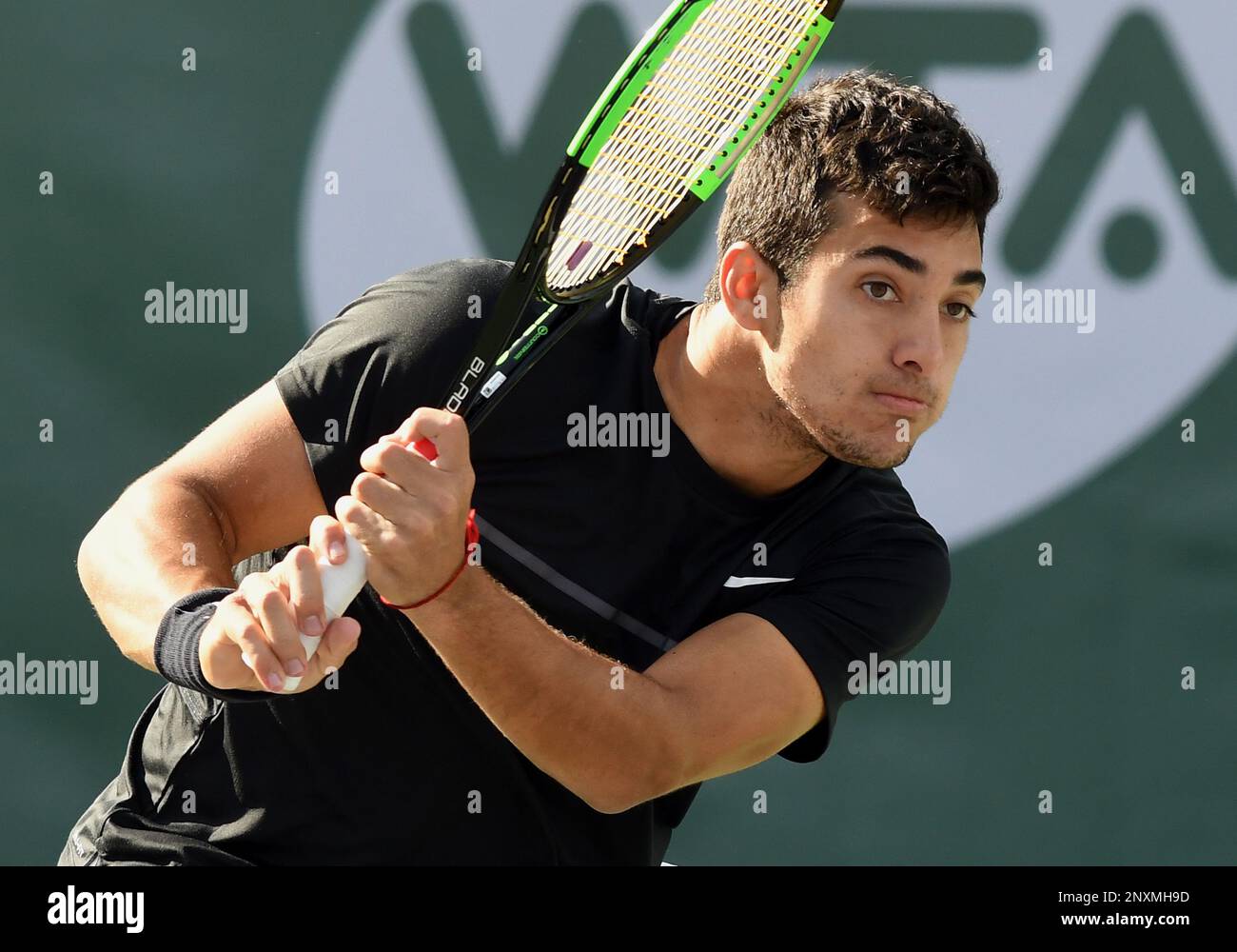 NEWPORT BEACH, CA - JANUARY 27: Christian Garin (CHI) in action during a semifinal match against Bradley Klahn (USA) during the Oracle Challenger Series played at the Newport Beach Tennis Club in Newport Beach, CA. (Photo by John Cordes/Icon Sportswire) (Icon Sportswire via AP Images) Banque D'Images