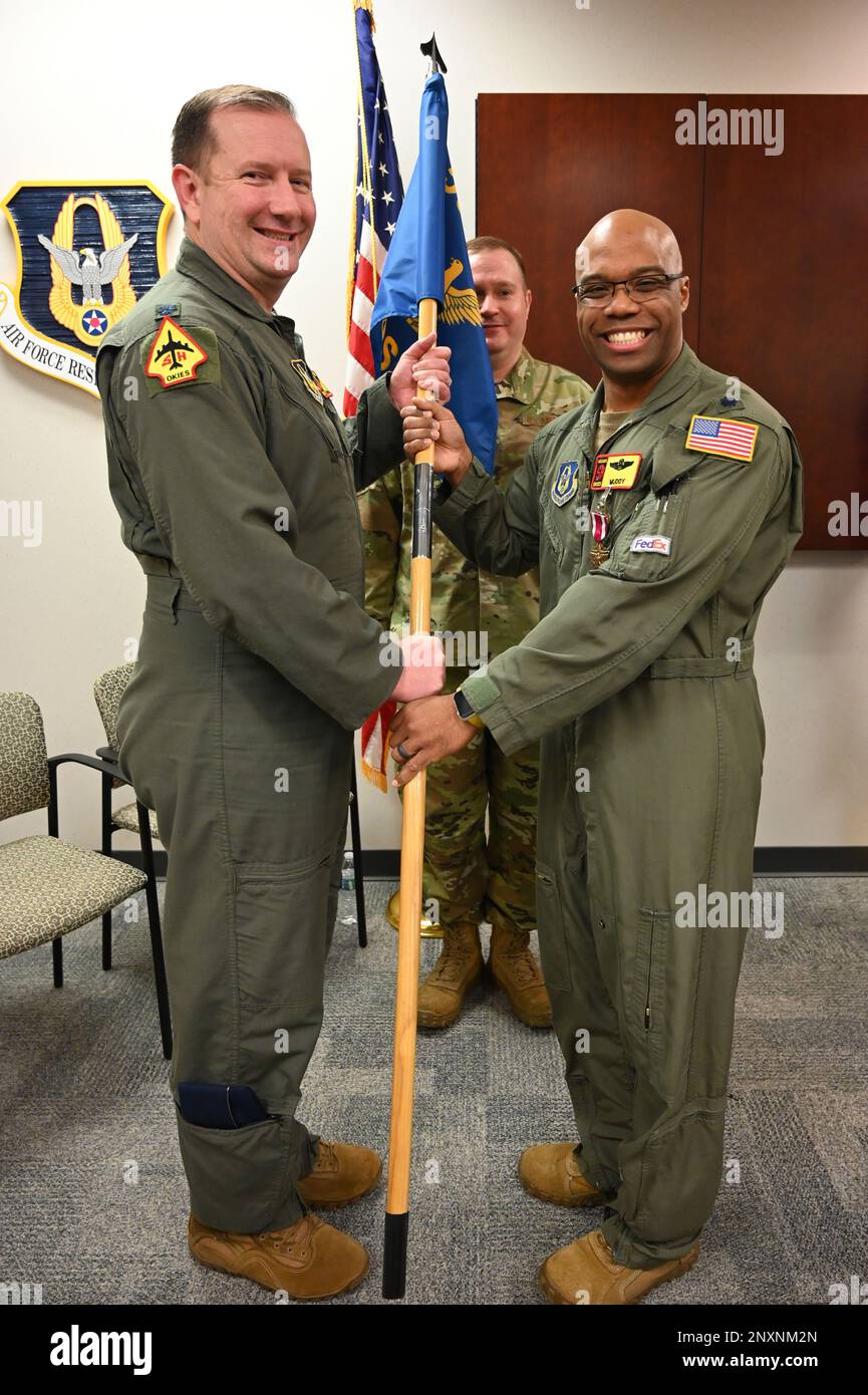 Le lieutenantcolonel Michael Waters, qui quitte le commandant de l