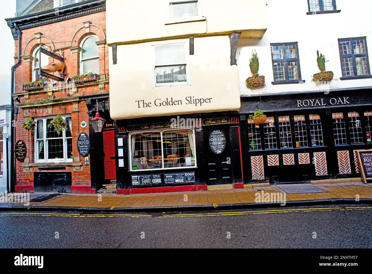 Le Golden Slipper et Royal Oak pubs, Goodramgate, York, Yorkshire, Angleterre Banque D'Images