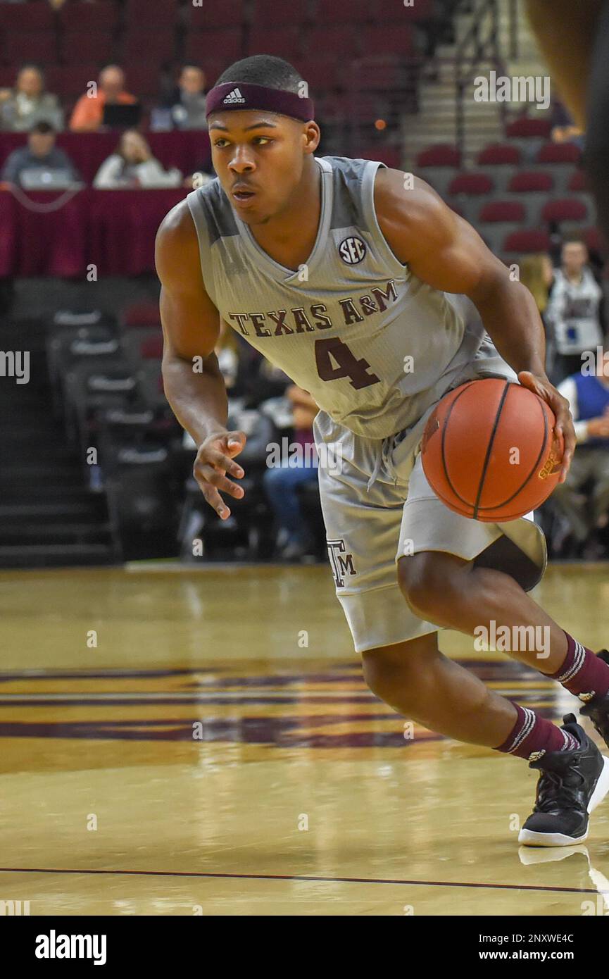 COLLEGE STATION, TX - DECEMBER 19: Texas A&M Aggie guard JJ Caldwell (4) penetrates during the basketball game between the Northern Kentucky Norse and the Texas A&M Aggies on December 19, 2017 at Reed Arena in College Station, Texas. (Photo by Ken Murray/Icon Sportswire) (Icon Sportswire via AP Images) Banque D'Images