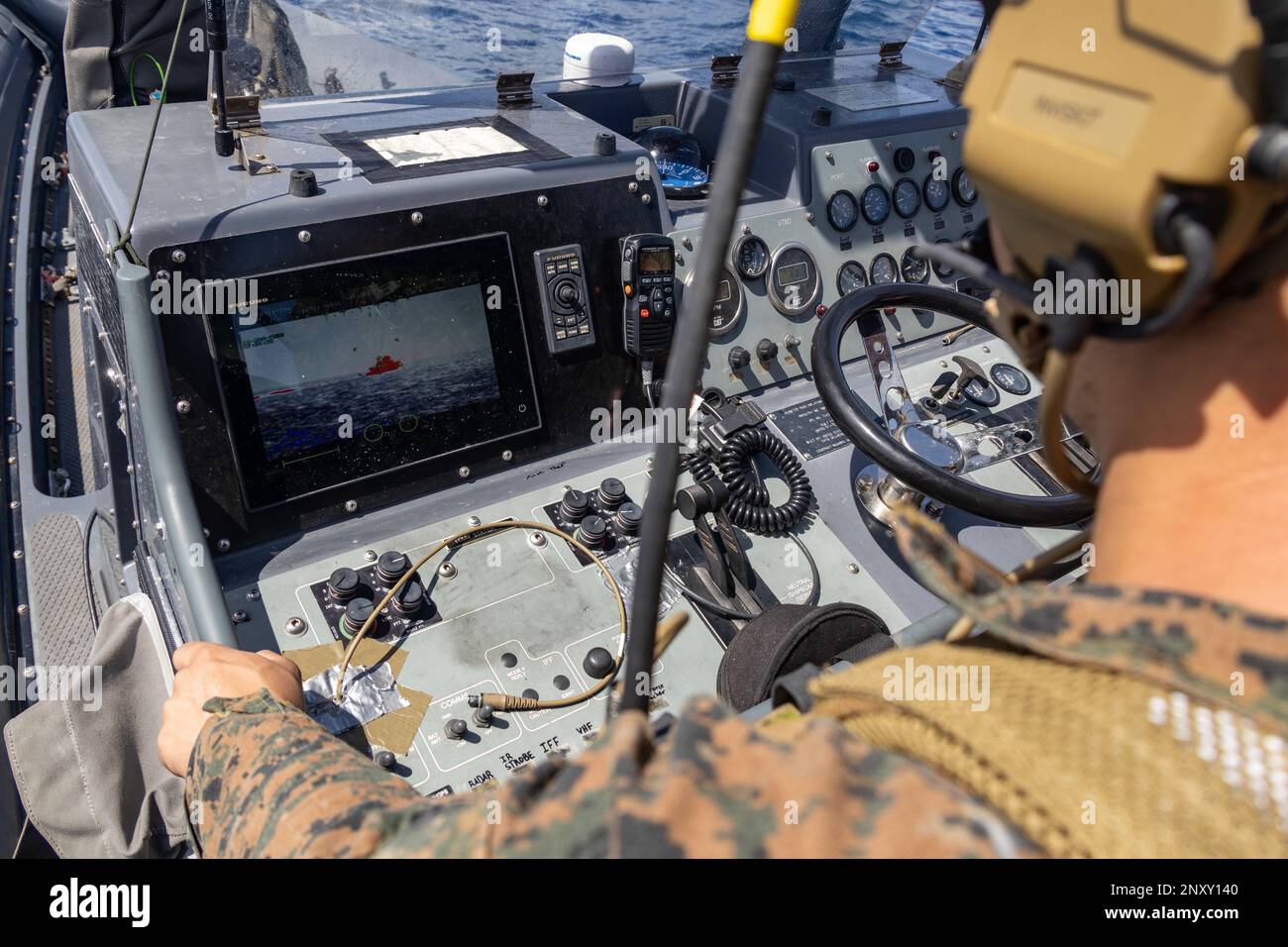 OCÉAN INDIEN (14 JANVIER 2023) – ÉTATS-UNIS Marine avec peloton de RAID maritime, 13th Marine Expeditionary Unit, exploite un air infrarouge avant de mer lors d'un exercice d'écran avant, le 14 janvier. Le MEU 13th est embarqué sur le groupe de préparation amphibie de l'île de Makin, composé du navire d'assaut amphibie USS Makin Island (LHD 8) et des navires de quai de transport amphibie USS John P. Murtha (LPD 26) et USS Anchorage (LPD 23), et opérant dans la zone d'opérations de la flotte américaine 7th. 7th Fleet est le U.S. La plus grande flotte numérotée déployée à l’avant de la Marine, et interagit et opère régulièrement avec ses alliés et partenaires dans p Banque D'Images