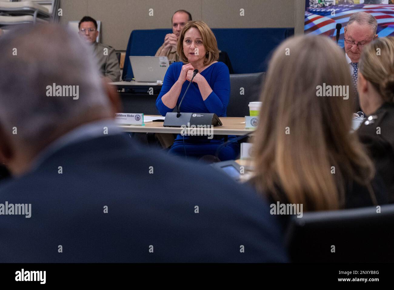 La sous-secrétaire à la Défense, Kathleen Hicks, prend la parole lors d'une réunion du Conseil d'administration de la politique des forces de réserve au Pentagone, Washington, D.C., le 15 février 2023. Banque D'Images