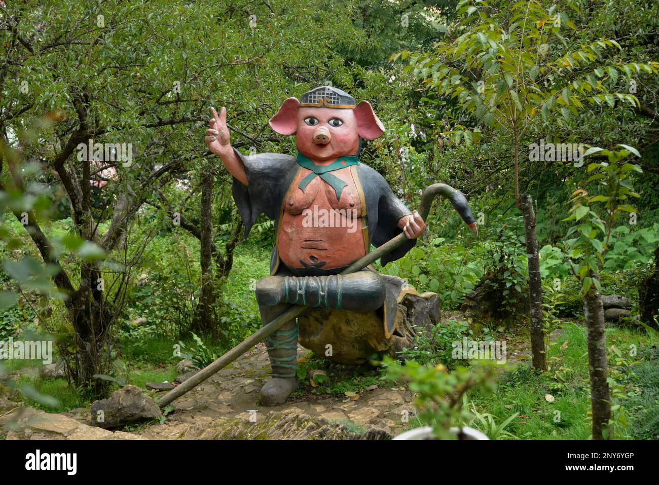 Pig Sculpture, Parc, Ham Rong Mountain, sa Pa, Vietnam Banque D'Images