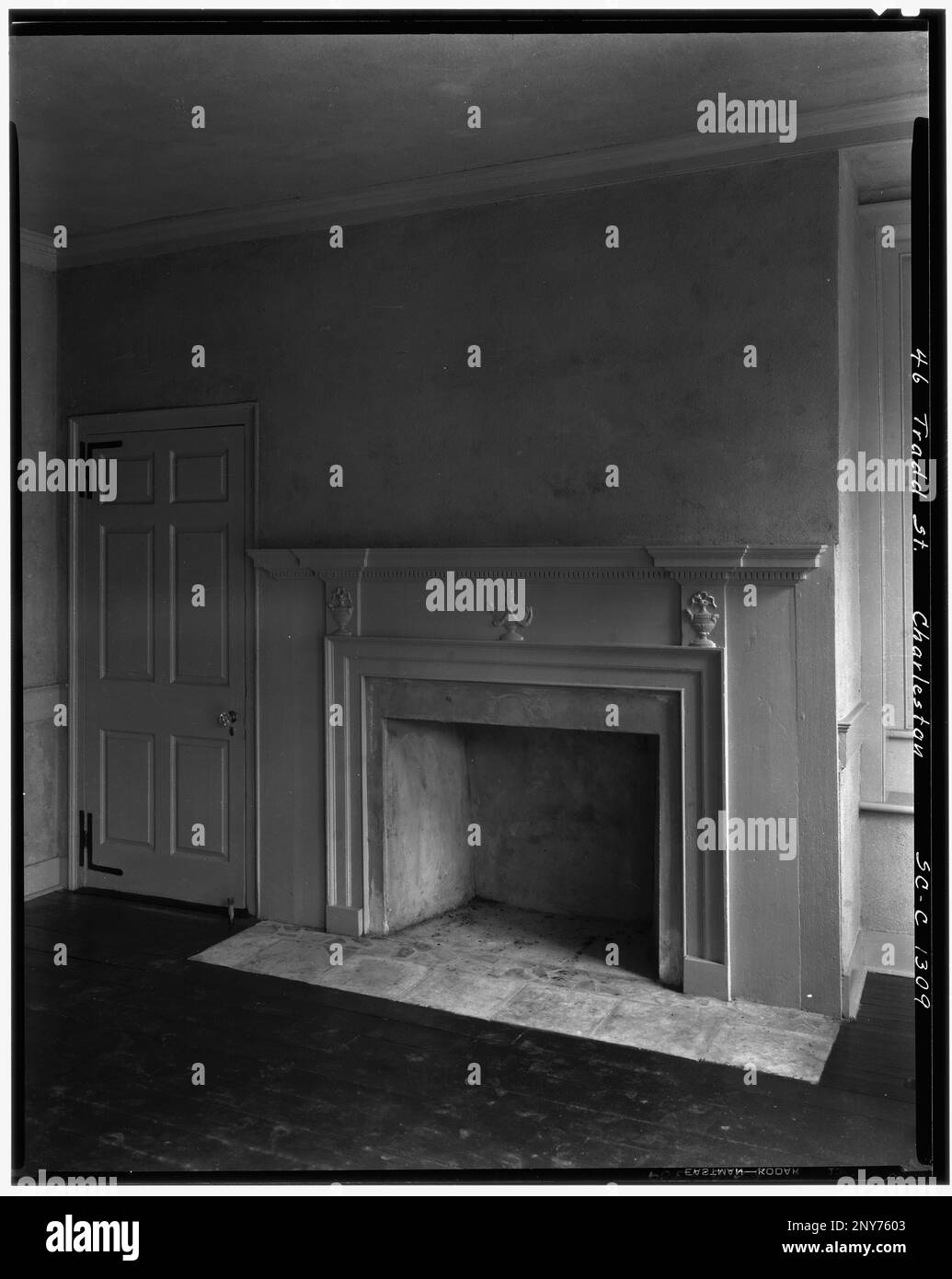 46 Trad Street, Alfred Hutty House, Charleston, Charleston County, Caroline du Sud. Carnegie Etude de l'architecture du Sud. États-Unis Caroline du Sud Charleston County Charleston, cheminées, chambres et espaces. Banque D'Images