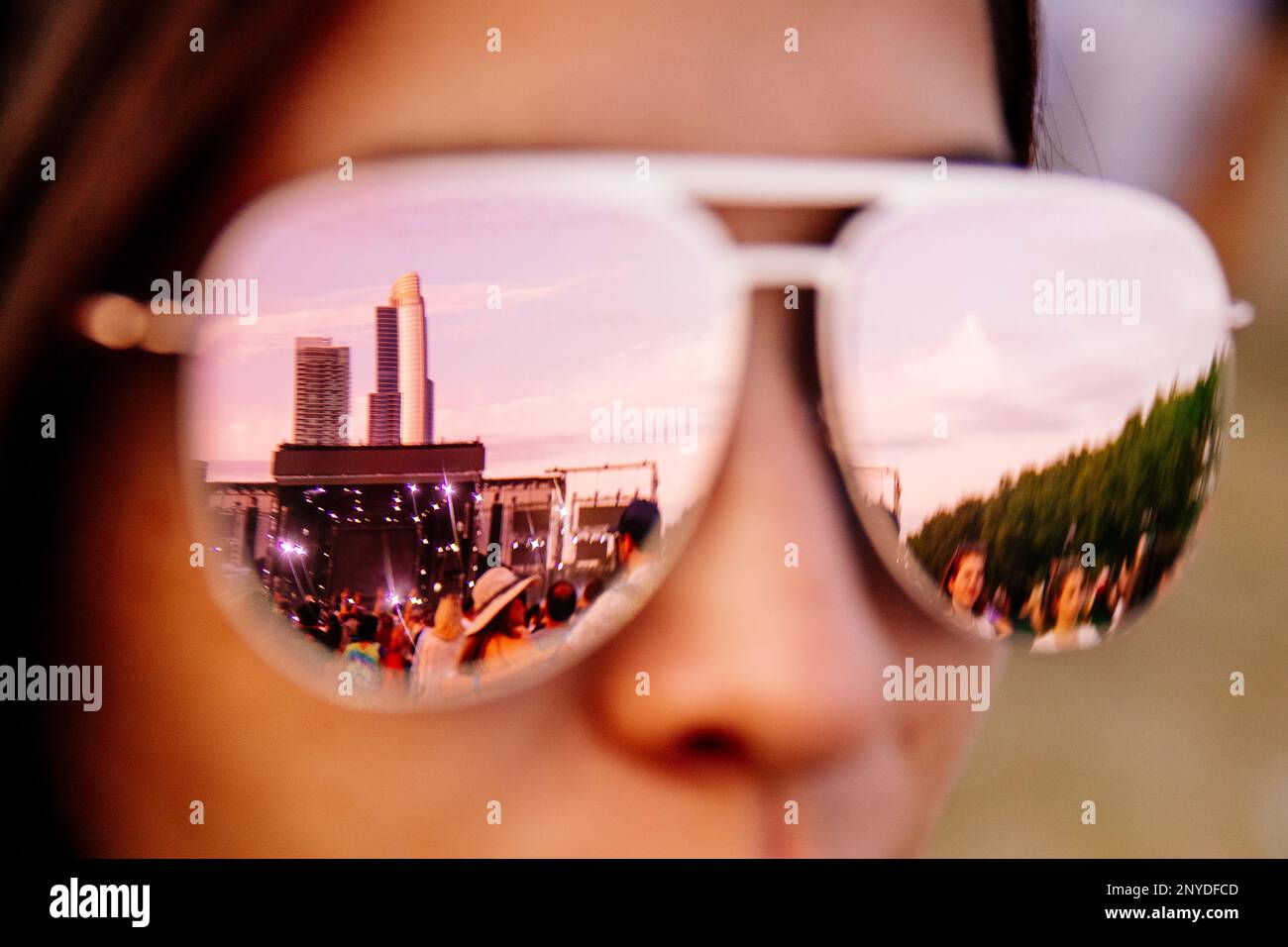 Attendees at Lollapalooza in Chicago, IL, USA on 6 August, 2017. // Jeremy Deputat/Red Bull Content Pool via AP Images // For more content, pictures and videos like this please go to http://www.redbullcontentpool.com Banque D'Images