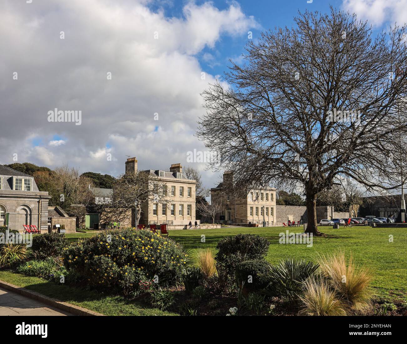 Un participant surprise sur les 14 destinations mondiales sous-exposées de Time Out est Plymouth à Devon. Une mention spéciale est donnée à la boîte, à la TInside Lido et à son sugg Banque D'Images