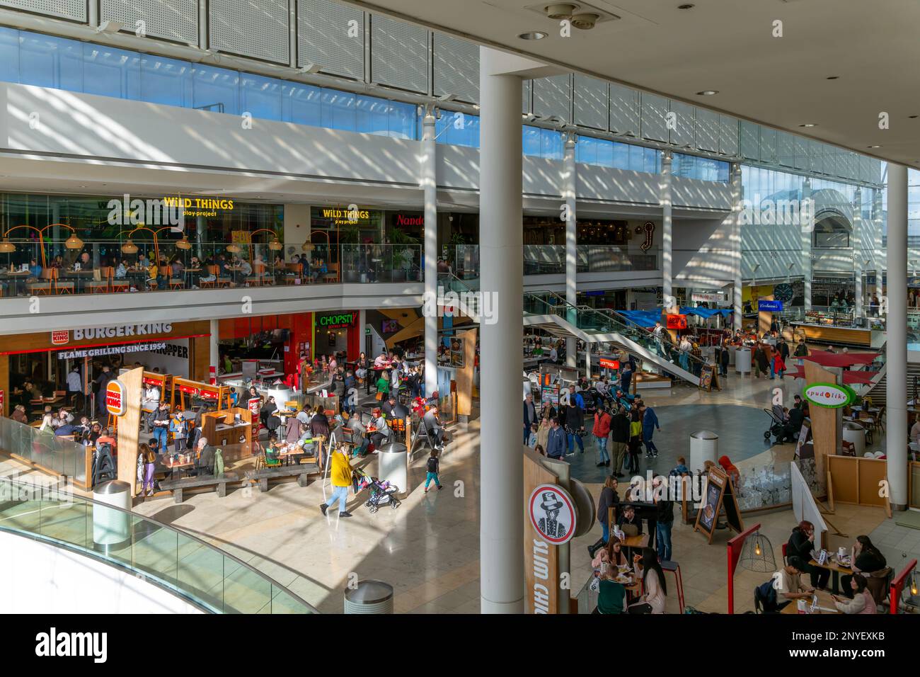 Food Hall, intérieur du centre commercial Mall, Cribbs Causeway, Patchway, Bristol, Angleterre, ROYAUME-UNI Banque D'Images