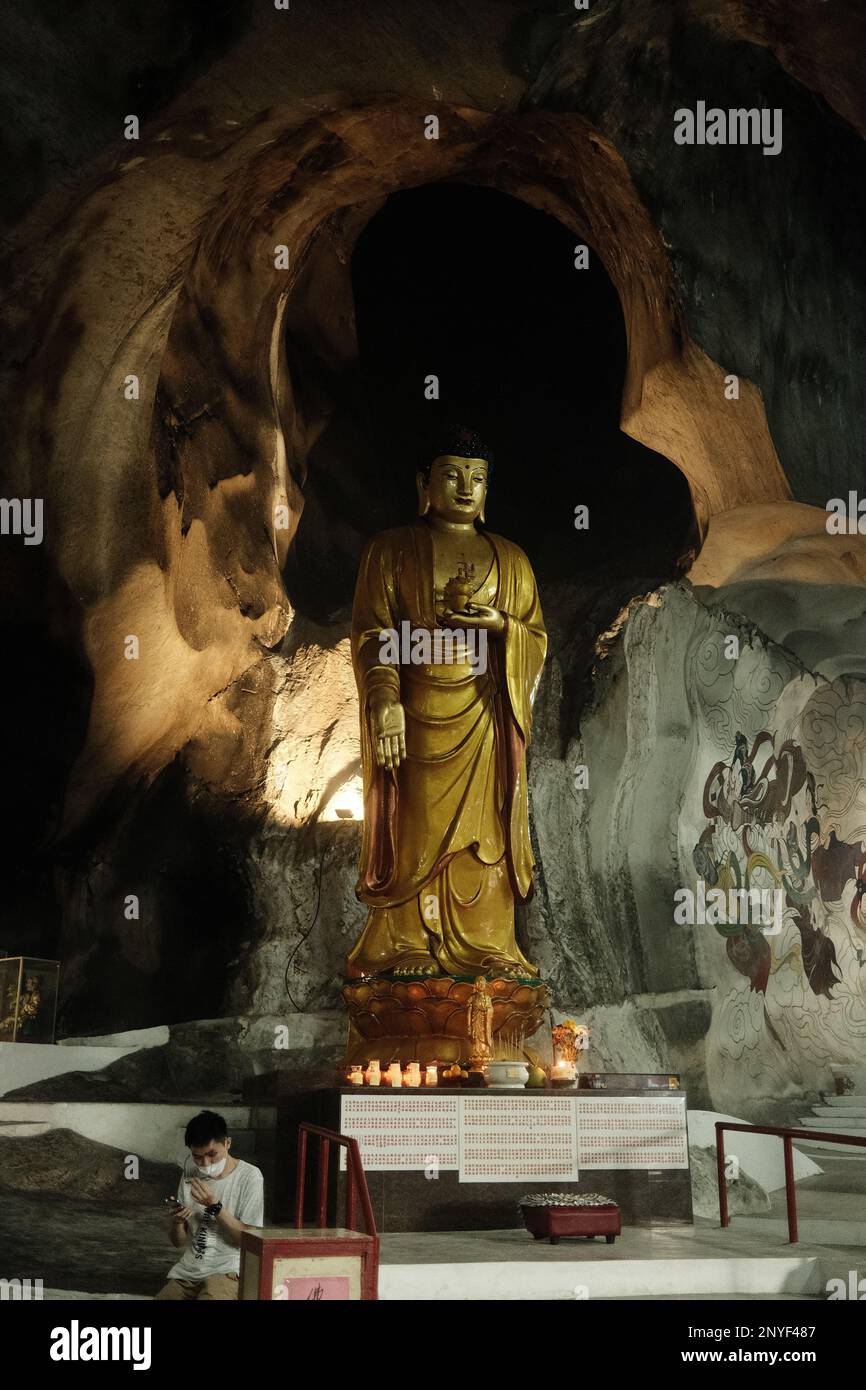 Photo prise à l'intérieur d'un temple bouddhiste à Ipoh, Malaisie Banque D'Images