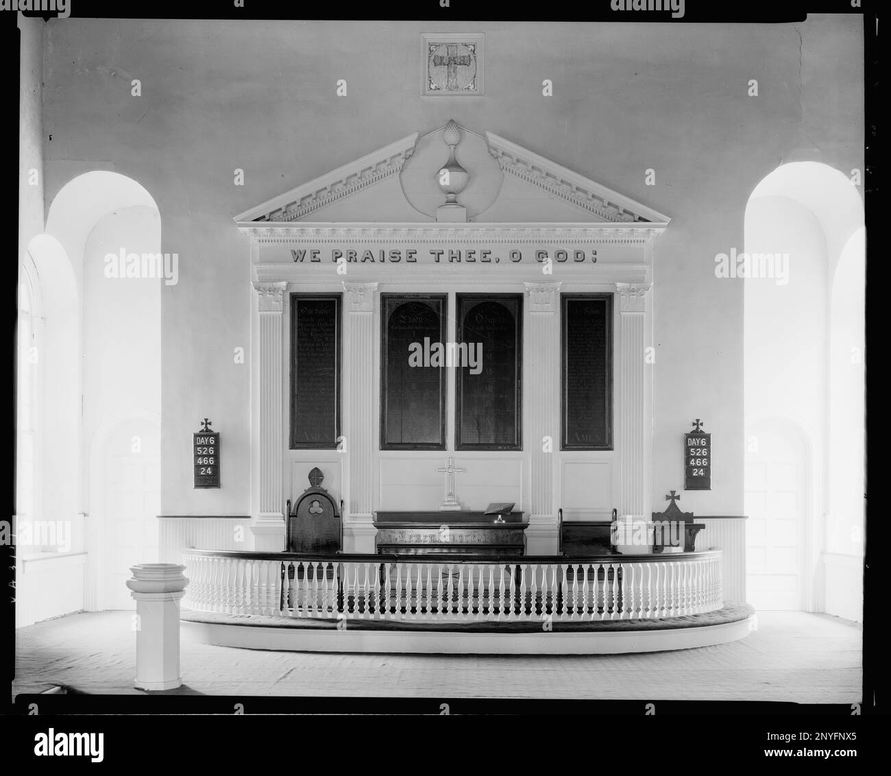 Abingdon Church, White Marsh vic., comté de Gloucester, Virginie. Carnegie Etude de l'architecture du Sud. États-Unis Virginia Gloucester County White Marsh vic, Moulures, rambardes, polices, Arches, Autels, intérieurs, Églises. Banque D'Images