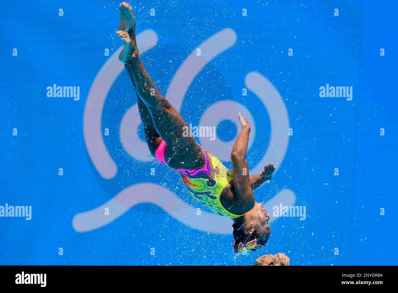 Team Italy performs during women's team free synchronized swimming final free routine at the 17th FINA World Championships in the City Park venue, in Budapest, Hungary, Friday, July 21, 2017. (Tamas Kovacs/MTI via AP) Banque D'Images