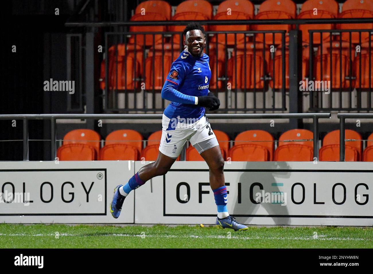 Mike Fondop, du club de football de l'Association Athletic d'Oldham, célèbre le deuxième but de son équipe lors du match de la Vanarama National League entre Barnett et Oldham Athletic au stade Underhill, Londres, le mardi 28th février 2023. (Photo : Eddie Garvey | ACTUALITÉS MI) Credit : ACTUALITÉS MI et sport /Actualités Alay Live Banque D'Images