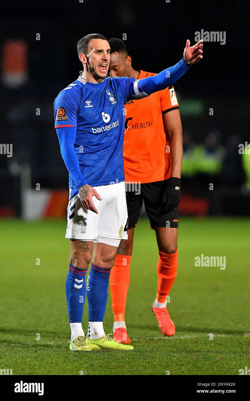 Liam Hogan (capitaine) du club de football de l'association Oldham Athletic lors du match de la Vanarama National League entre Barnett et Oldham Athletic au stade Underhill, Londres, le mardi 28th février 2023. (Photo : Eddie Garvey | ACTUALITÉS MI) Credit : ACTUALITÉS MI et sport /Actualités Alay Live Banque D'Images