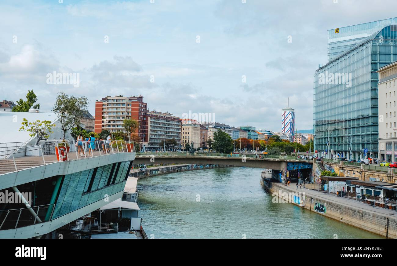 Vienne, Autriche 28 août 2022 le canal du Danube à Vienne, Autriche, la frontière entre le