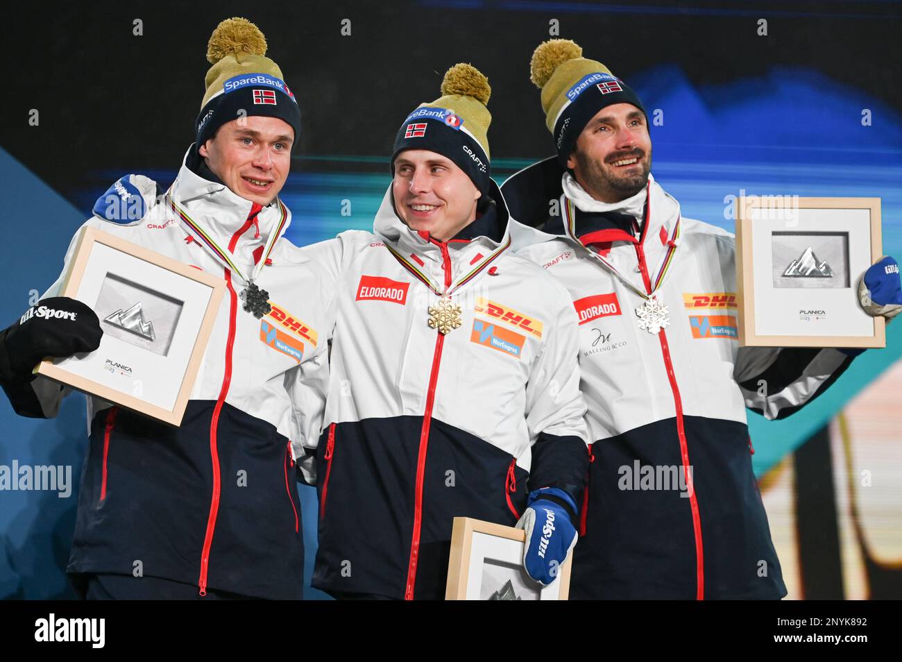 Champions du monde norvégien, course de ski de 15 km, de gauche à droite, Harald Oestberg Amundsen, argent; Simen Hegstad Krueger, Or ; Hans Christer Holund, bronze. Banque D'Images