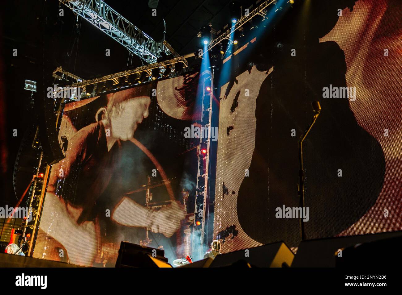 ARLINGTON, TX - JUNE 16: The Metallica WorldWired Tour stage during the WorldWired Tour on June 16, 2017 at AT&T Stadium in Arlington, TX. (Photo by Matthew Pearce/IconSportswire) (Icon Sportswire via AP Images) Banque D'Images