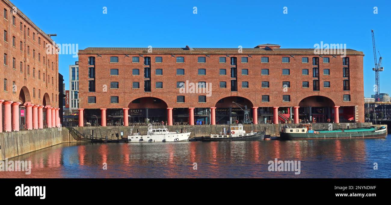 Colonnes et entrepôts du complexe Royal Albert Dock 1846 à Liverpool, Merseyside, Angleterre, Royaume-Uni, L3 4AF Banque D'Images