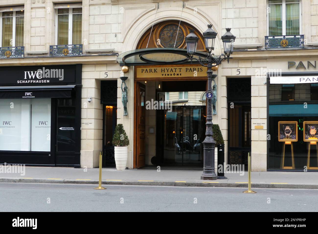 Paris, France. 19 février. 2023. Hôtel de luxe avec distinction cinq étoiles. Palais parisien situé rue de la paix. Park Hyatt paris Vendôme. Banque D'Images