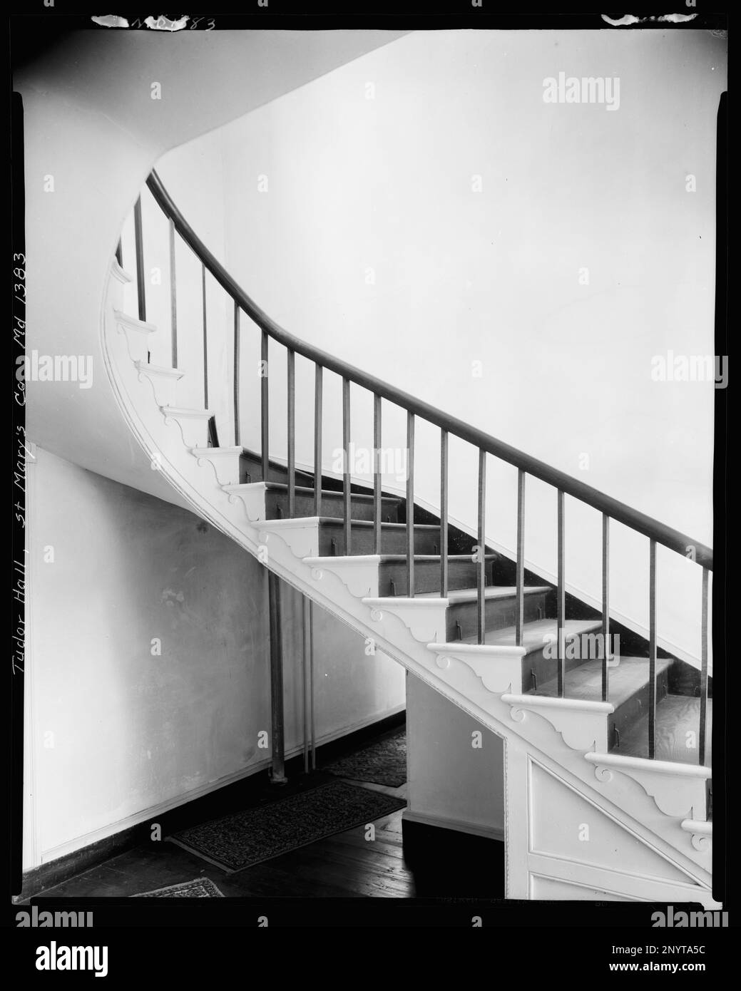 Tudor Hall, Leonardtown, St. Mary's County, Maryland. Carnegie Etude de l'architecture du Sud. États-Unis, Maryland, St. Mary's County, Leonardtown, rambardes, chambres et espaces, escaliers. Banque D'Images