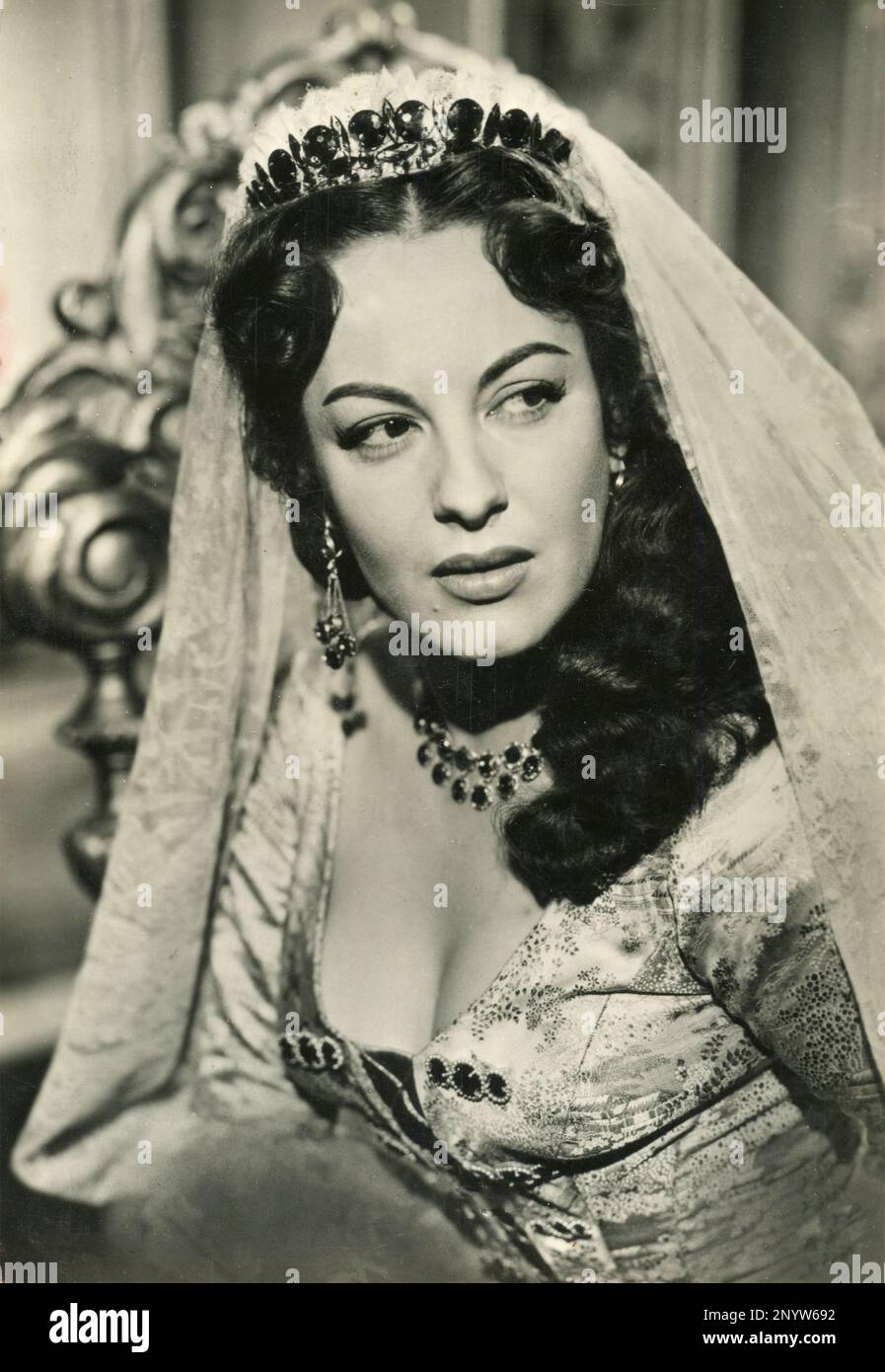 L'actrice grecque-italienne Yvonne Sanson dans le film Star of India, 1954 Banque D'Images