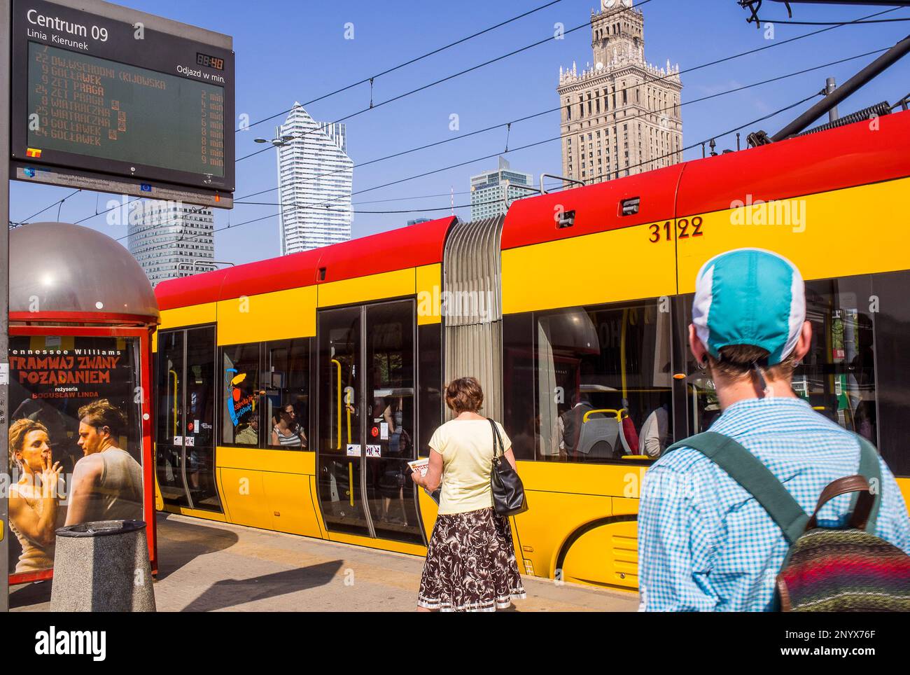 La station de tramway Centrum,ligne,Kierunek, Plac Defilad square, Varsovie, Pologne Banque D'Images