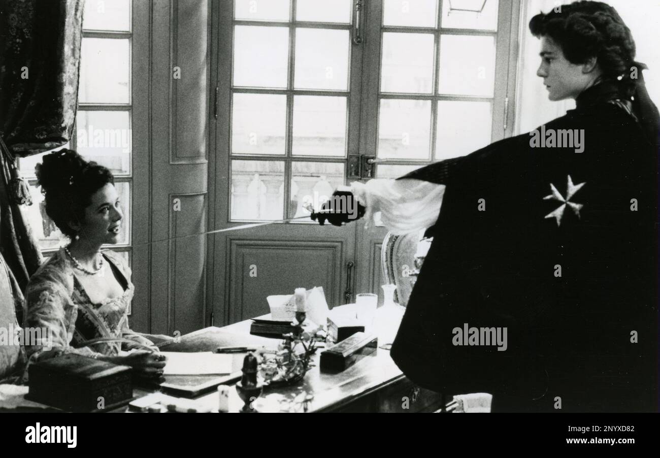 L'actrice Annette Bening et l'acteur Henry Thomas dans le film Valmont, USA 1989 Banque D'Images