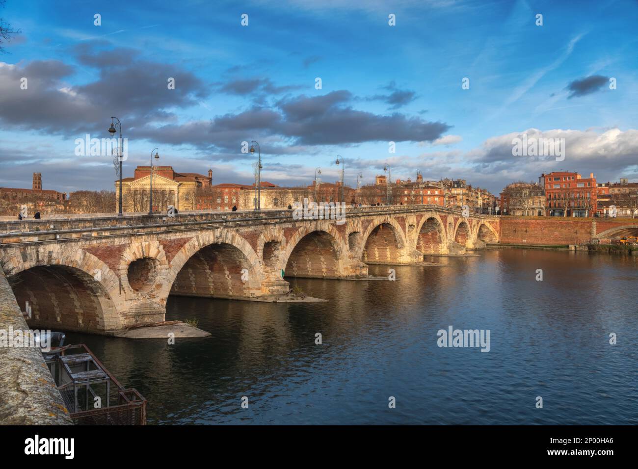 Vue sur le Pont neuf à Toulouse, France Banque D'Images