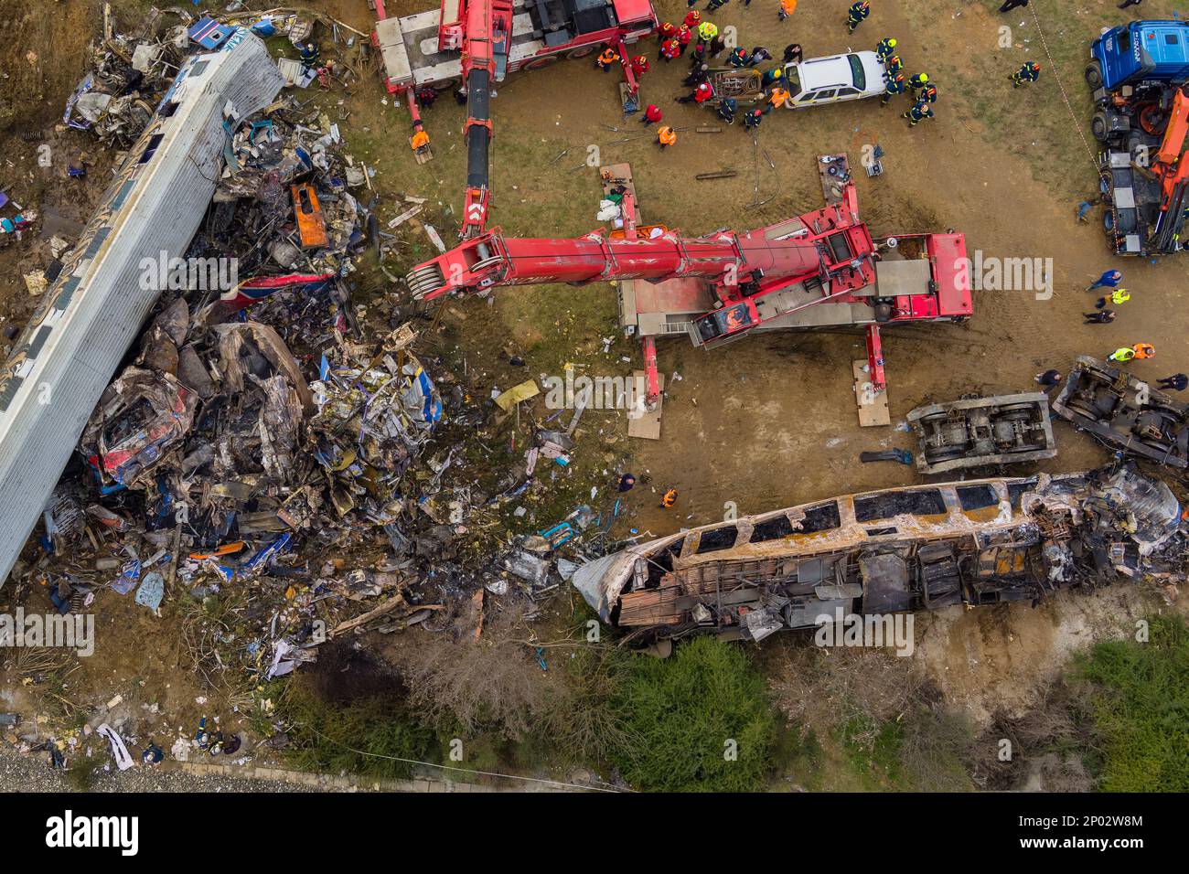 Vallée de Tampi, Grèce - 1 mars 2023 : un accident tragique s'est produit dans le nord de la Grèce, lorsque deux trains ont heurté dans la vallée de Tampi, entraînant la dea Banque D'Images