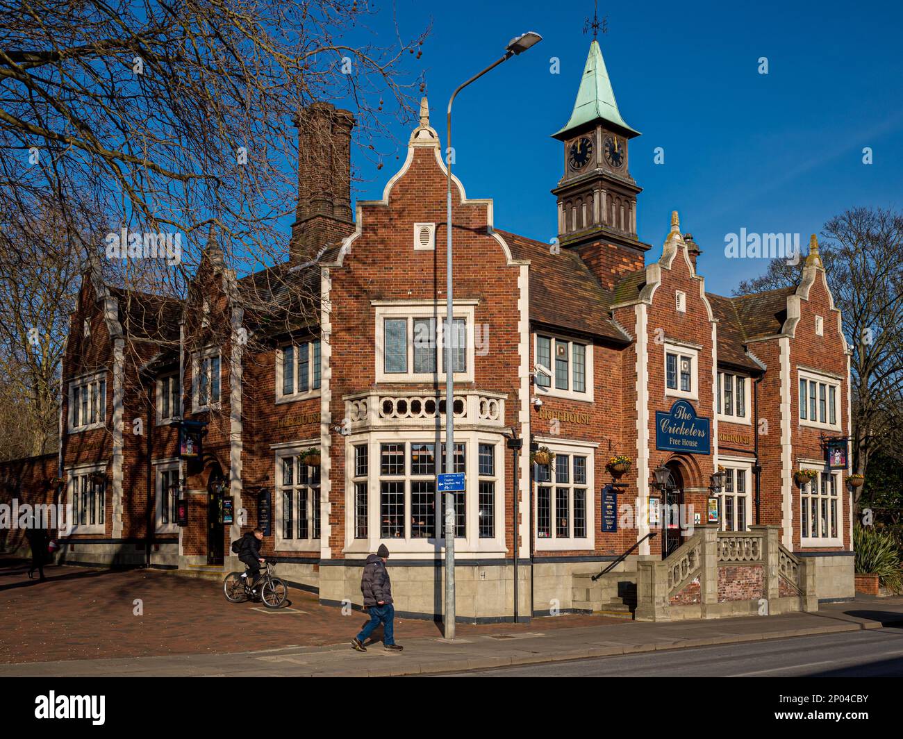 The Cricketers Pub Ipswich - JD Wethercuillers Pub but construit comme un pub dans le 1930s. Banque D'Images