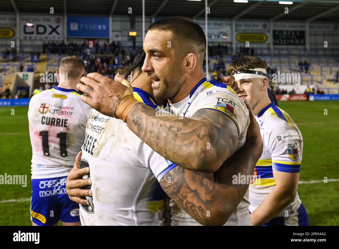 Paul Vaughan #10 de Warrington Wolves et Tom Mikaele #18 de Warrington Wolves célèbrent à la fin du match de la Super League Round 3 de Betfred Warrington Wolves vs Salford Red Devils au Halliwell Jones Stadium, Warrington, Royaume-Uni, 2nd mars 2023 (photo de Craig Thomas/News Images) à, le 3/2/2023. (Photo de Craig Thomas/News Images/Sipa USA) crédit: SIPA USA/Alay Live News Banque D'Images