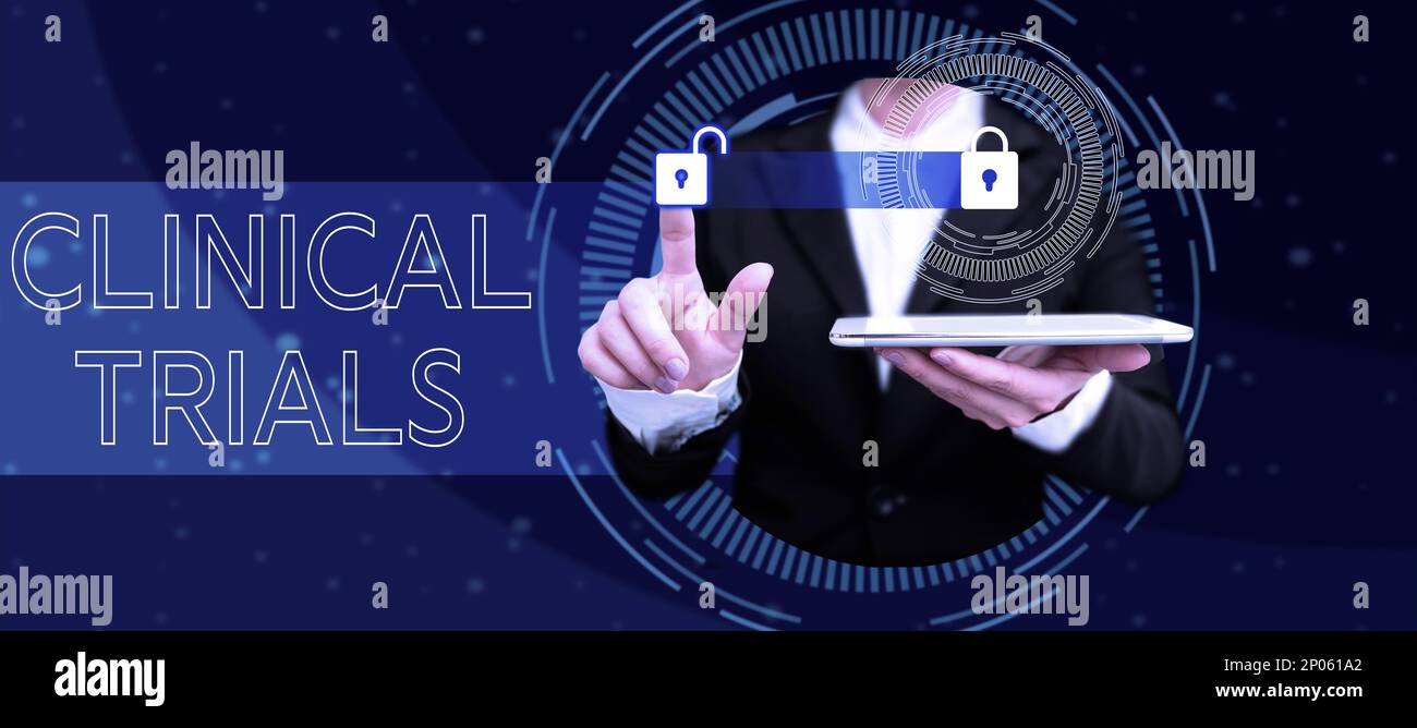 Affiche les essais cliniques. Mot écrit sur l'enquête de recherche à de nouveaux traitements aux gens Banque D'Images