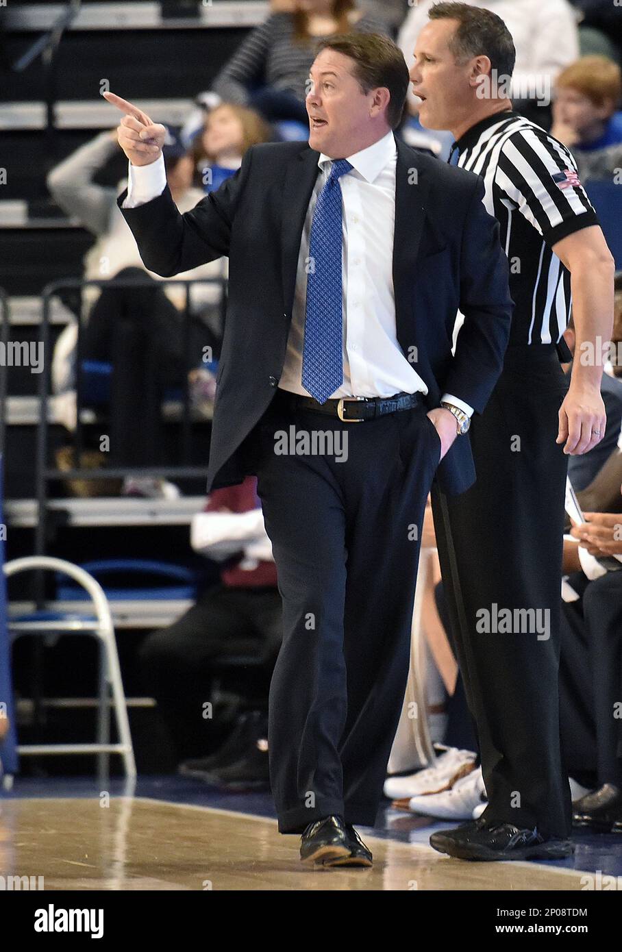 ST. LOUIS, MO - FEBRUARY 14: Saint Louis Billikens head basketball coach Travis Ford during an Atlantic 10 conference basketball game between the Dayton University Flyers and the Saint Louis University Billikens on February 14, 2017, at Chaifetz Arena in St. Louis, MO. Dayton won, 85-3. (Photo by Keith Gillett/Icon Sportswire) (Icon Sportswire via AP Images) Banque D'Images