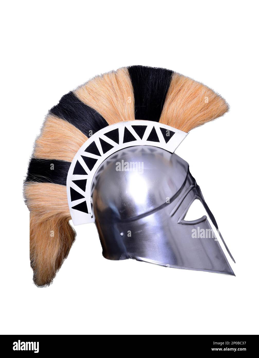 Iron Ancient Greek Corinthian Helmet complet avec panache isolé sur blanc Banque D'Images