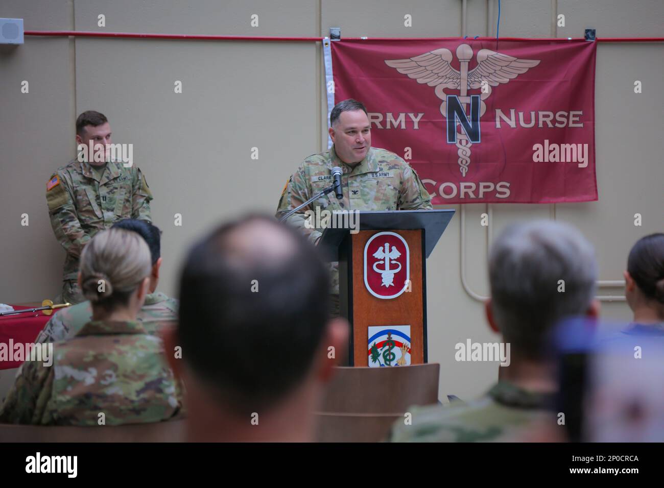 Aujourd'hui, l'Hôpital communautaire de l'Armée de terre de Blanchfield a célébré les 122 ans du corps d'infirmières de l'Armée par une cérémonie avec un conférencier invité spécial, le colonel (retraité) John Hudock, ancien chef adjoint du corps d'infirmières de l'Armée de terre. Banque D'Images